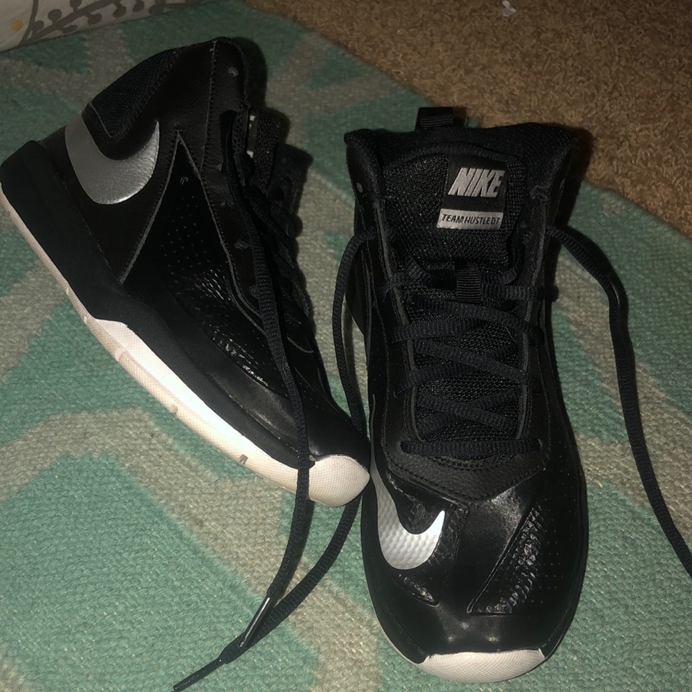 Nike boys basketball shoes